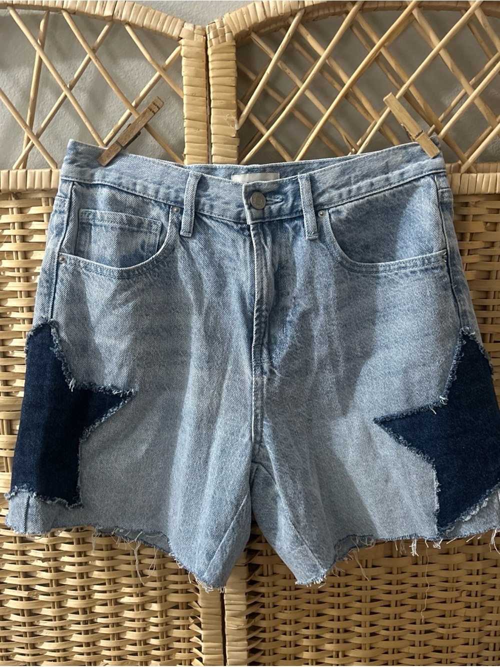 Pac Sun Ladies Blue Denim Star Patch Jort Shorts Size 26 Raw Hem